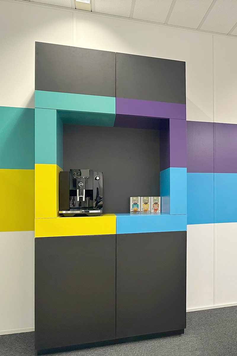 Ontwerp maatkast voor koffiecorner voor kantoorinrichting Arnhem