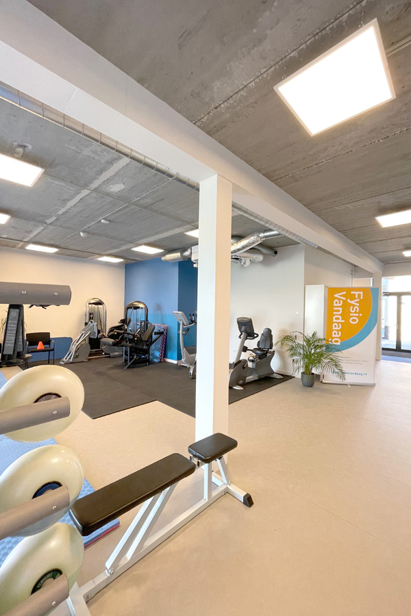 Inrichting en ontwerp van sportruimte fysiopraktijk FysioVandaag Utrecht Houten