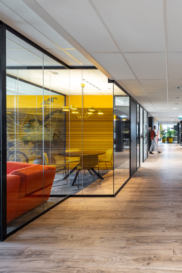 Ontwerp kantoorinrichting VIP door kantoor architect 