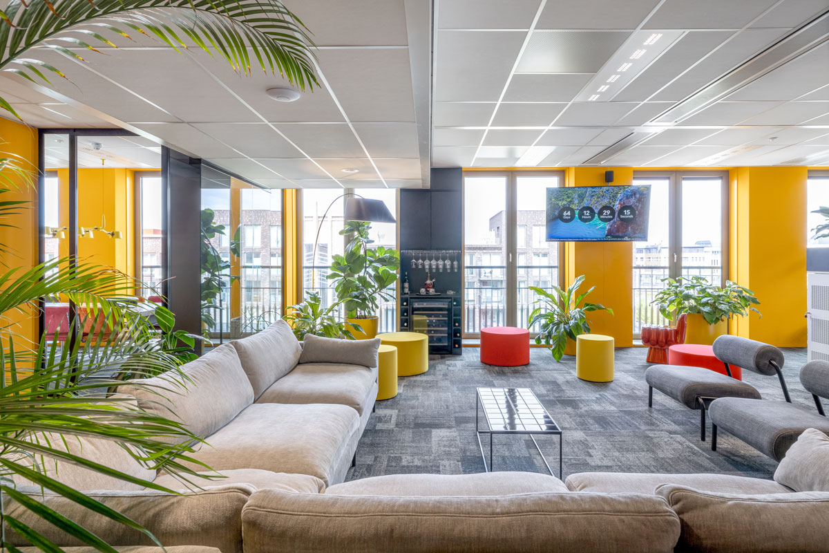 Sfeervolle kantoorinrichting voor de werkomgeving van VIP in Utrecht.