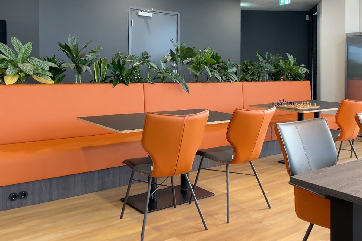 Kantoorinrichting EAGE met flexibele werkplekken