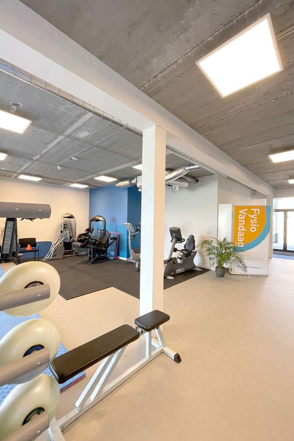 Inrichting en ontwerp van sportruimte fysiopraktijk FysioVandaag Utrecht Houten