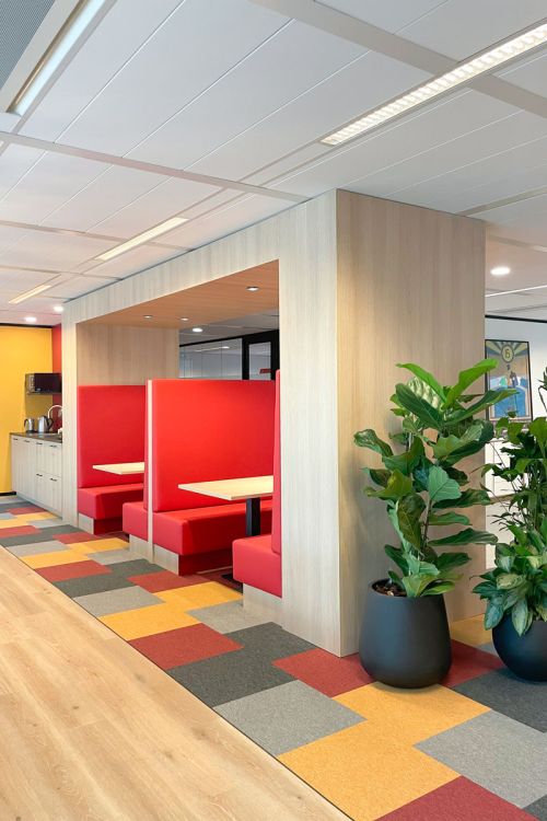 Realisatie van het interieurontwerp voor kantoor Stoffenmanager in Amstelveen