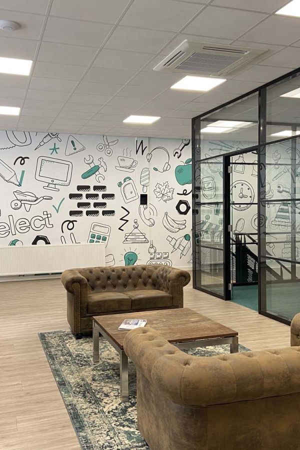 Industriële inrichting kantoorruimte en werkomgeving