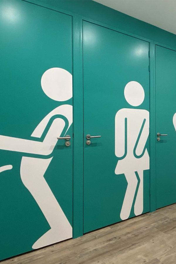 Signing en doorvoeren van de huisstijl in het kantoor en de werkomgeving