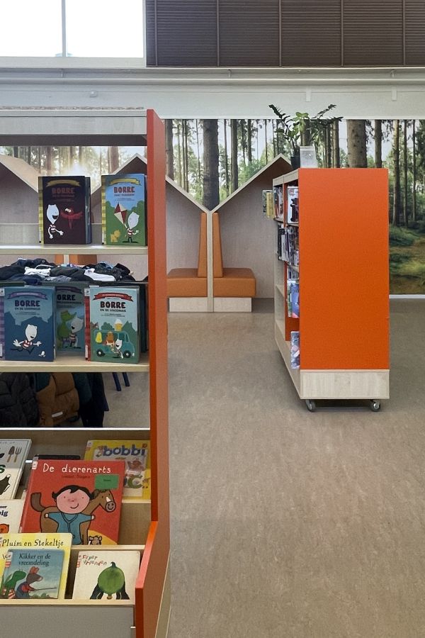 Inrichting schoolgebouw: bibliotheek en leerplein