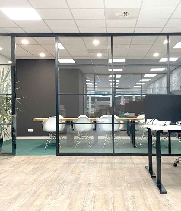 Bedrijfspand inrichten  - interieurarchitect maakt moderne kantoorinrichting op maat