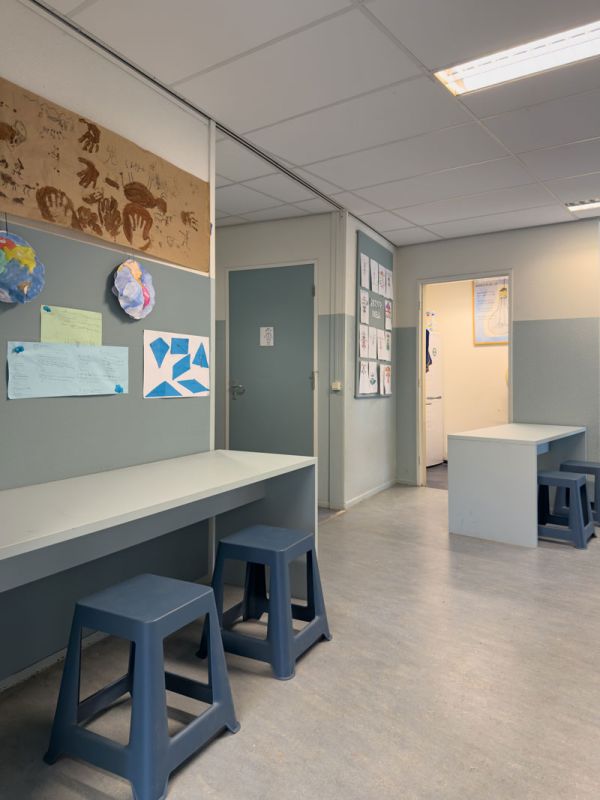Concentratiewerkplek op maat voor de schoolinrichting van Pallas Athene.